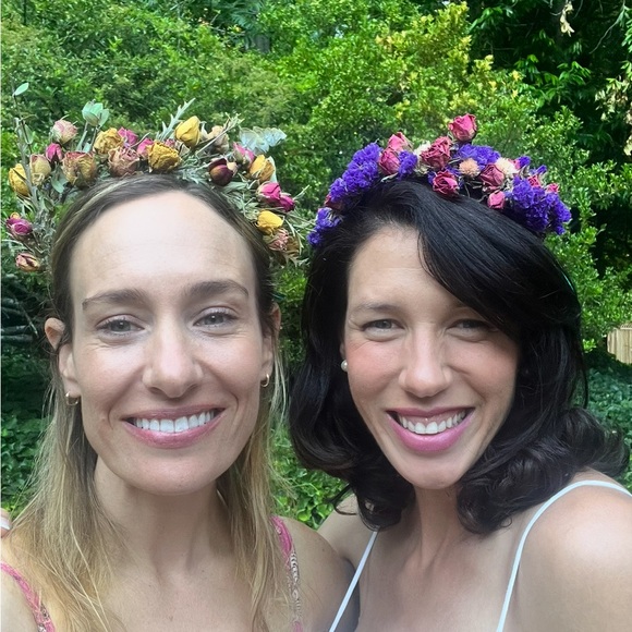 Meet your Posher, Nicole - Picture 2 of 4